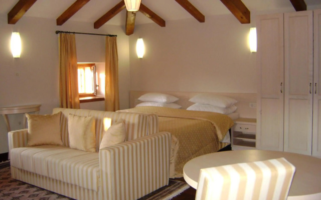 Vela Vrata Hotel