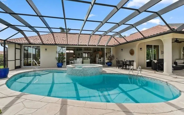 Magnolia Private Home #59999 3 Bedrooms 2 Bathrooms Home by Redawning