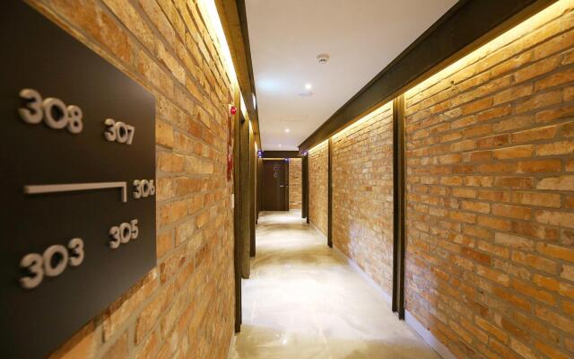 Cheonan Hotel 69