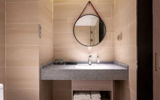 Borrman Hotel (Korla Kongquehe)