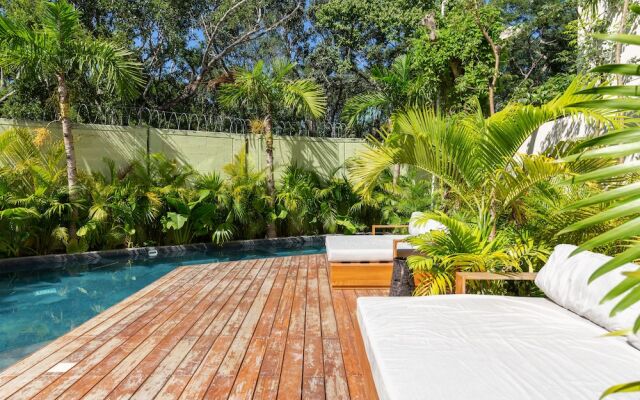 Bungalos Village 107 By Lockey