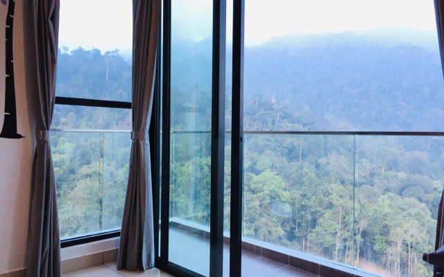 12pax Golden Shine Homestay @Midhills Genting