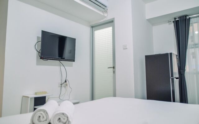 Minimalist Studio Room At Urbantown Serpong Apartment