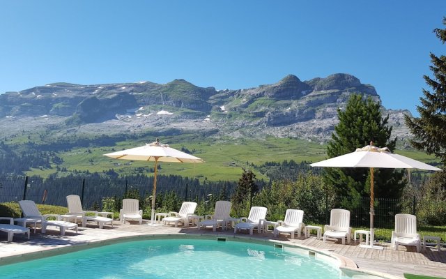 Lovely Apartment in Flaine With Swimming Pool