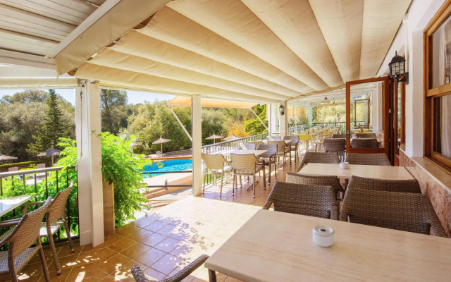 Hotel Playa Mondrago