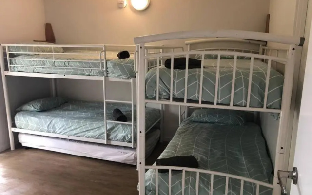 Dunsborough Beach Shack – Guest Rooms – Dunsborough