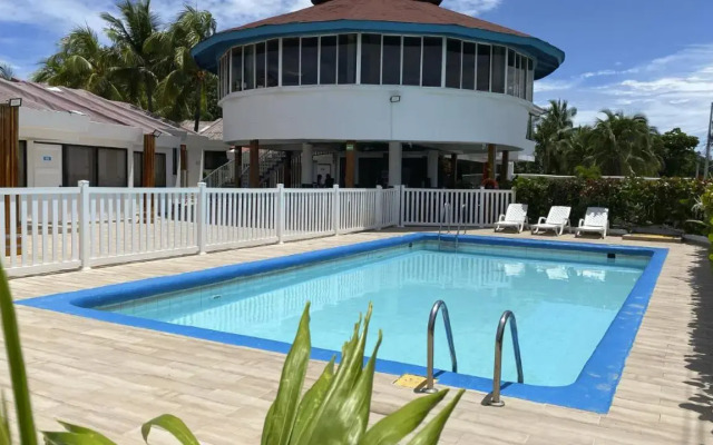 Hotel On Vacation Blue Reef