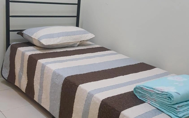 Homestay AlFaruqi Gambang 1 – Guest Rooms – Gambang