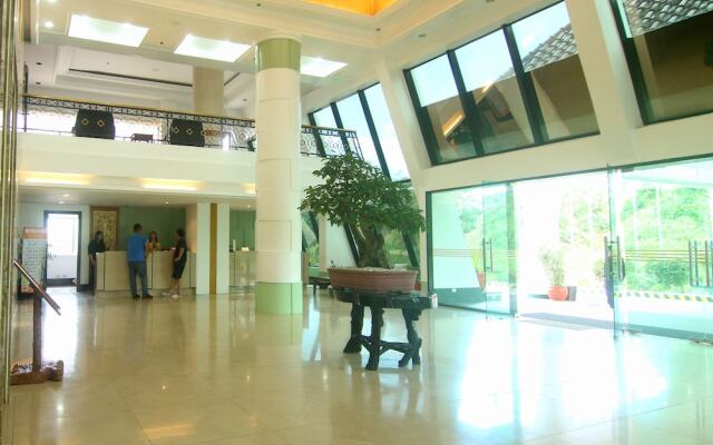 KC Hillcrest Hotel and Golf Club