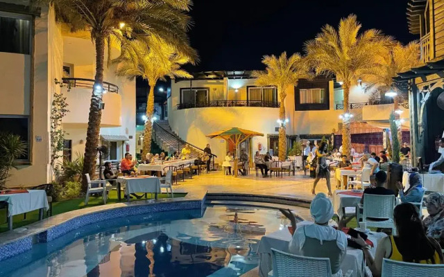 Naama Inn