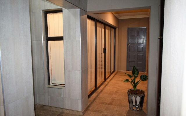 Grey Oak Holiday House