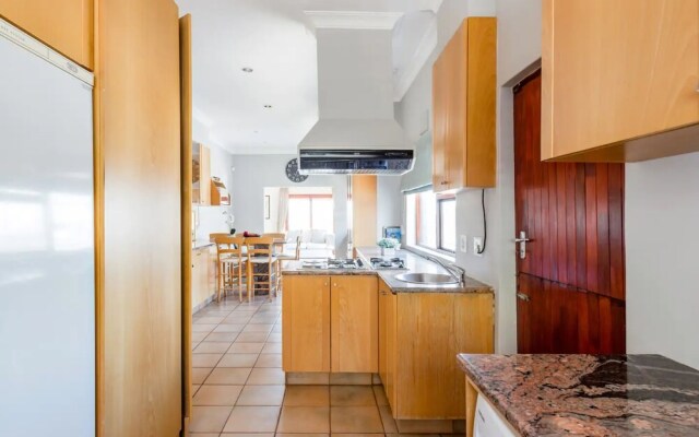 3 Bedroom Hilltop Home With Spectacular Views