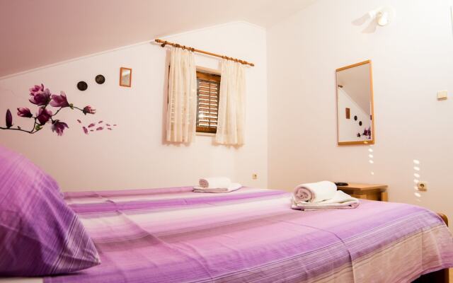 Apartments Bungevilla