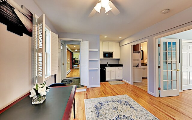 Quiet Family - 4 Br Home