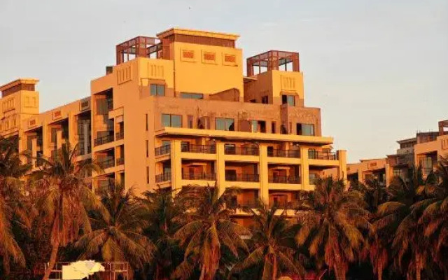 Qjia Ledong Xiangrui Seaview Business Hotel (Longmuwan Branch)