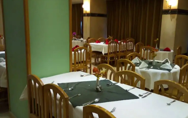 Queens Valley Hotel, Restaurants, Bars and Spa Luxor