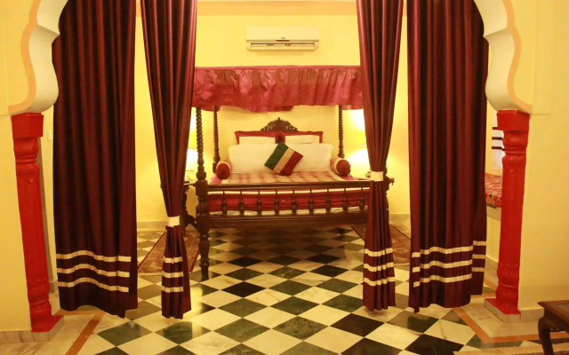 Hotel Raj Mahal