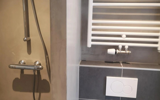 DWC00 - New romantic studio with large terrace