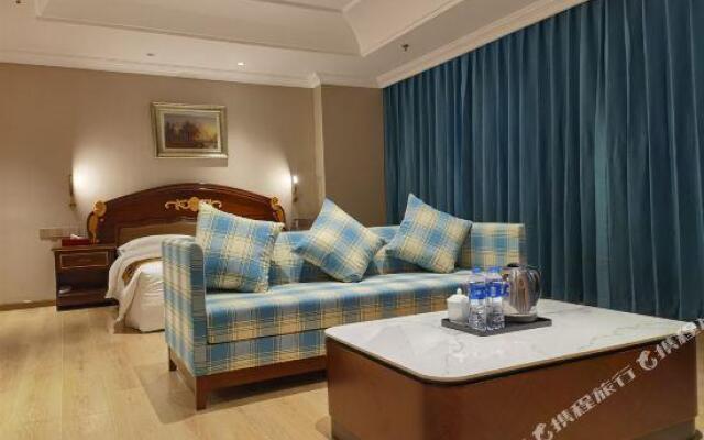 Royal Palace Hotel