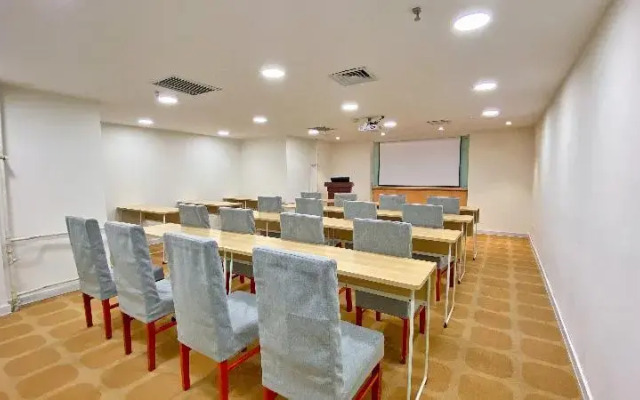 Hanting Hotel Harbin Railway Station Square