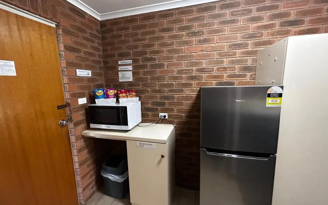 Balranald Colony Inn Motel
