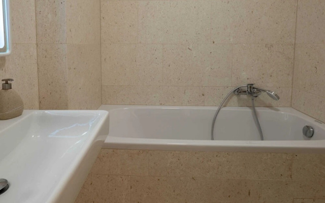 Spacious Povljana Apartment With Sea View and Terrace
