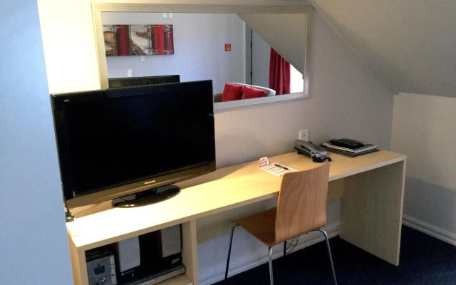 Aubyn Court Spa Motel