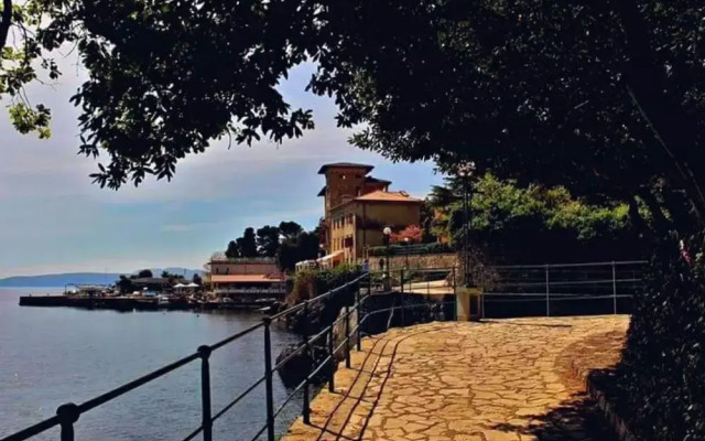 Secluded Lovran Apartment With Balcony and Patio