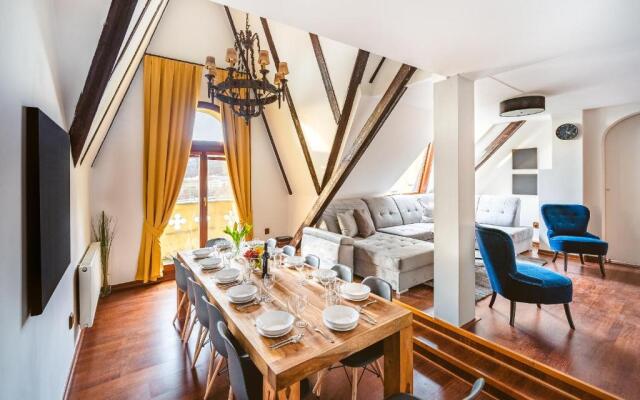 5BR 2BATH Masarykovo nábřeží apartment