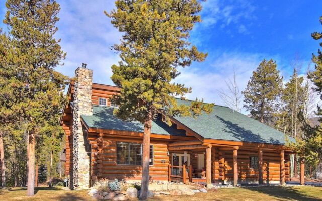 13 Bear Tree Court 5 Bedroom Home by RedAwning