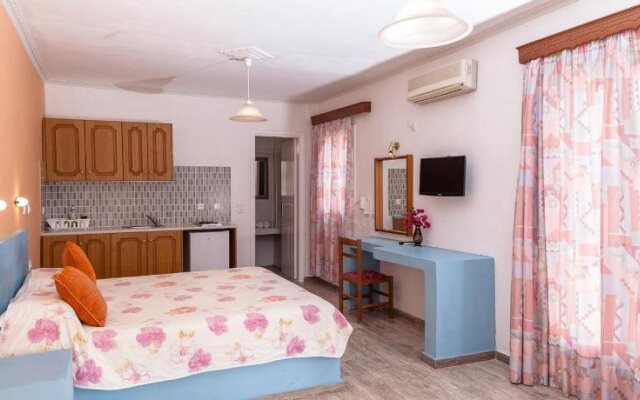 Avraki Rooms & Studios