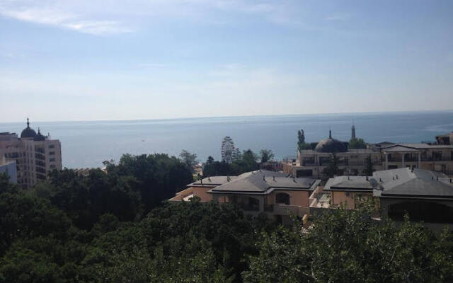 Dilov Apartments in Yalta Golden Sands