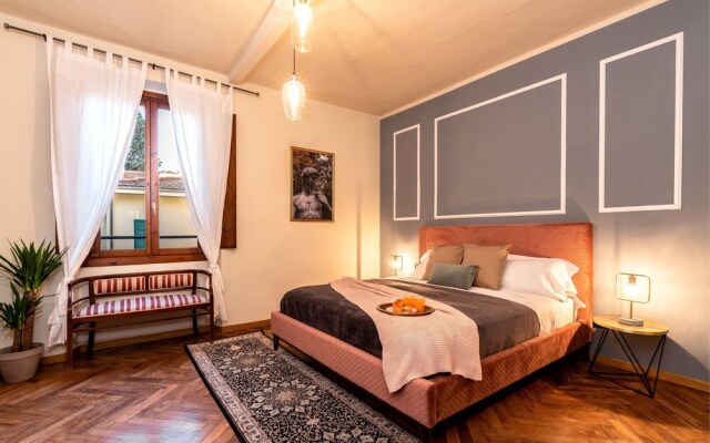 Florentine Palazzo - 4 bedrooms - Historic Center apt