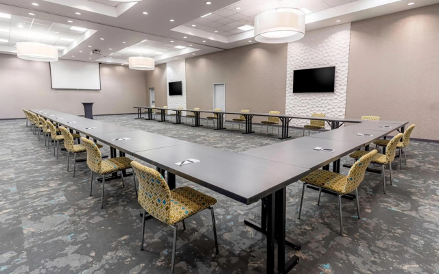 Aloft Jacksonville Tapestry Park