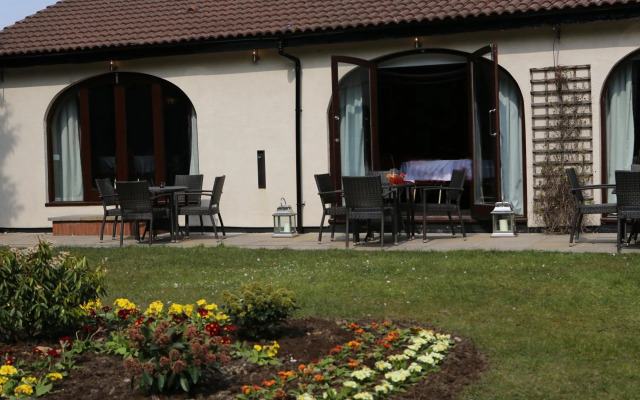 The Everglades Park Hotel