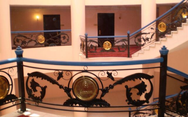 Golden 5 Sapphire Suites Hotel
