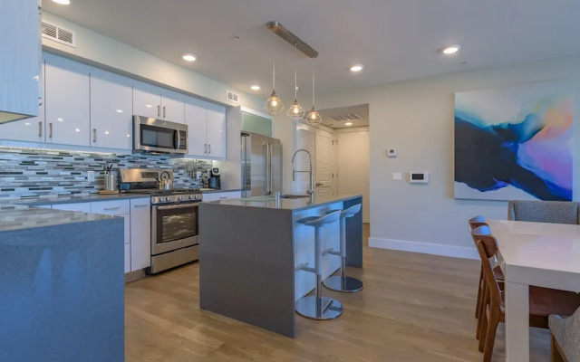Deedee's Lofts at Grove II