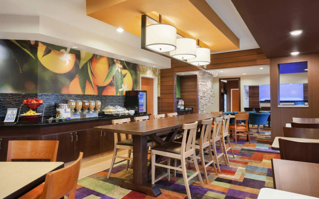 Fairfield Inn & Suites Lansing West