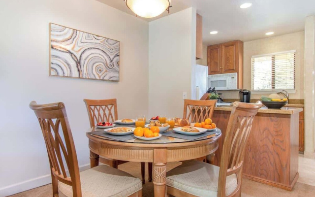 Luxury Napa Condo Golf Views & Prime Location