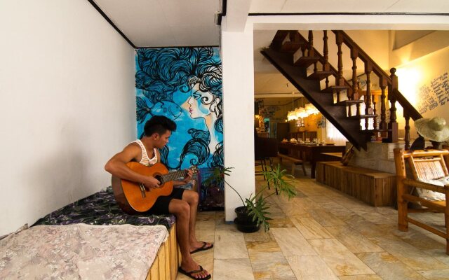 Go Surfari House