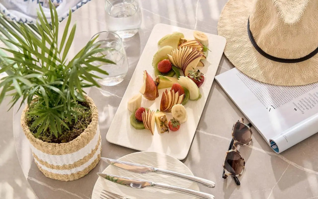 Alleys All-Suite Hotel & Spa