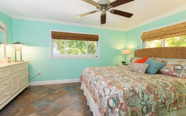Salty Dog - Dog Friendly Home On Sanibel! 3 Bedroom Home