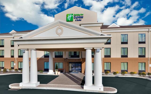 Holiday Inn Express Hotel & Suites Lebanon, an IHG Hotel