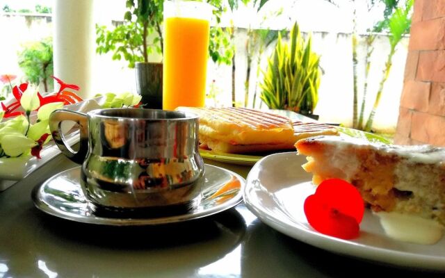 Bahama Breeze Beach Apartment B&B