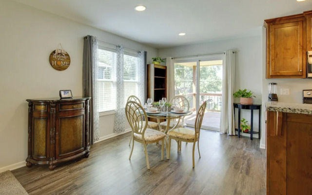 Family-friendly Lansing Home With Covered Balcony!