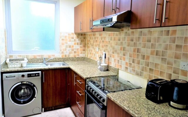 Stunning 1bedroom With Balcony in Business Bay