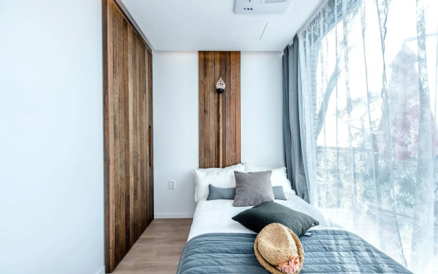 Aewol Bada Town House