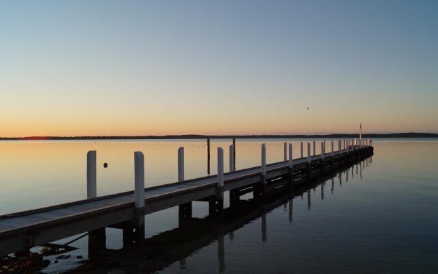 Waterfront Retreat At Wattle Point