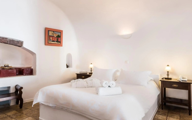 Pantelia Suites