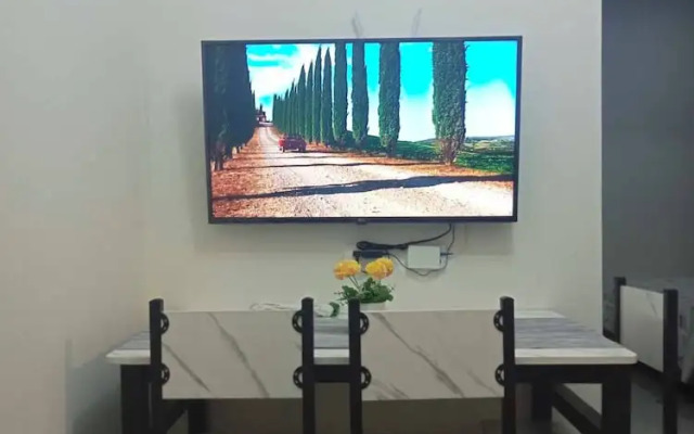 Luxurious Bayview 2BR Near MOA Picc CCP Free Wifi
